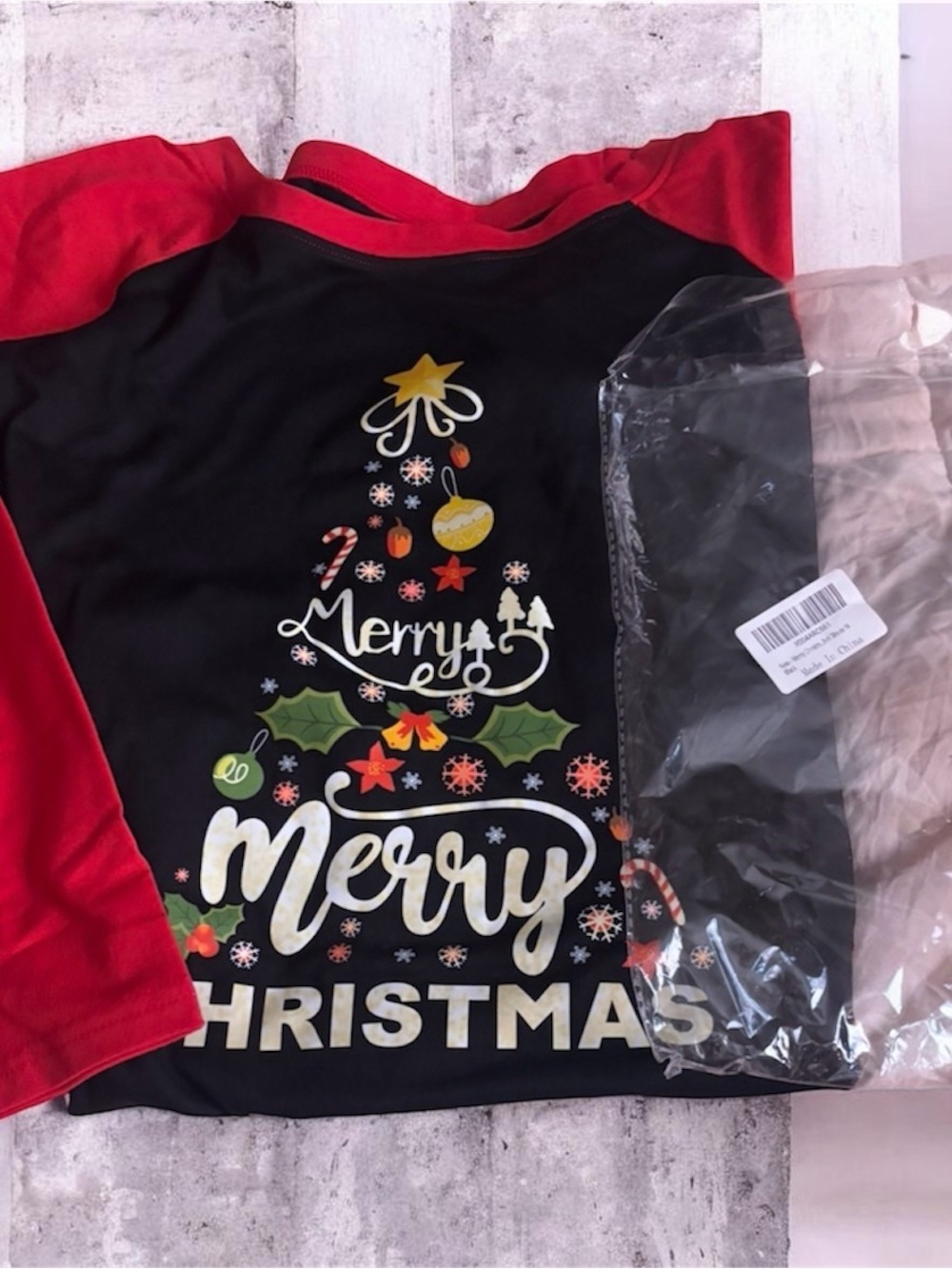 Merry Christmas Black & Red Women's Holiday Long-Sleeve Top